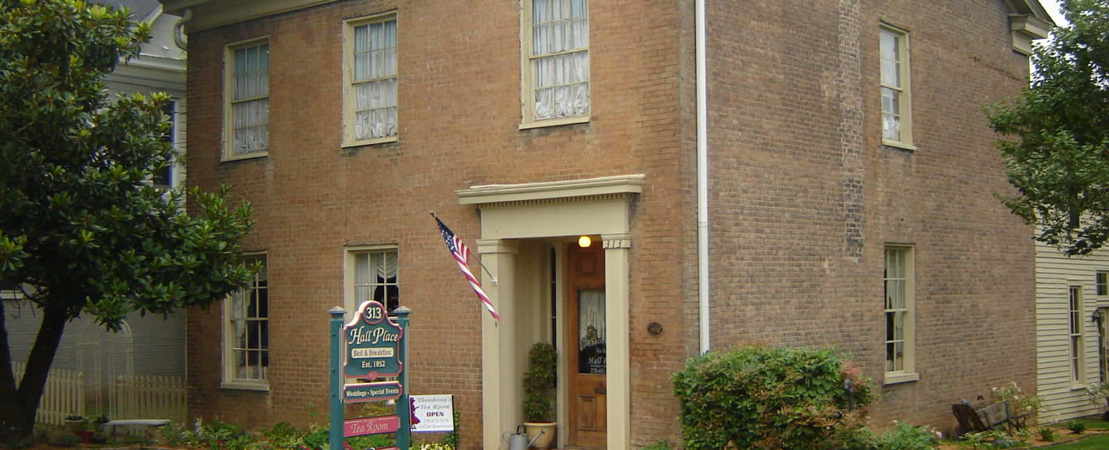 Hall Place Historic B&B, 1852